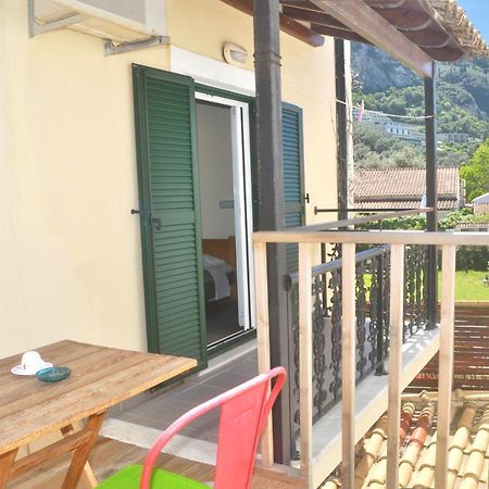 Holiday Studio Apartments Yannis On Agios Gordios Beach In Corfu Exterior photo